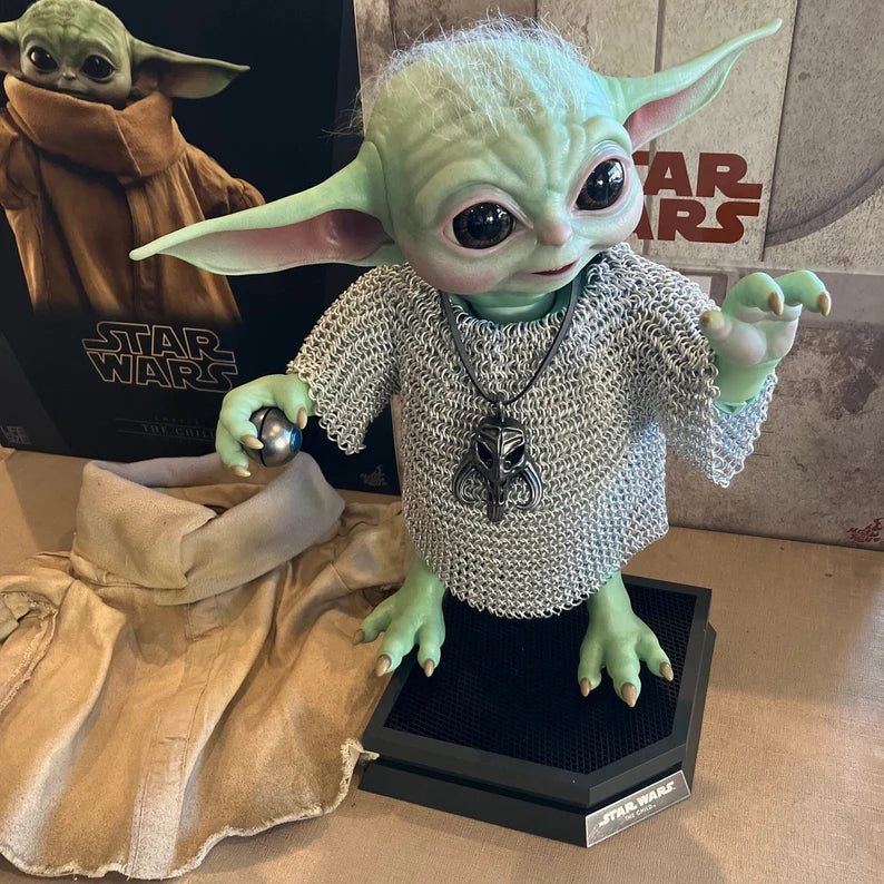 Hot Toys LMS013 1:1 Grogu with Beskar Chainmaille Tunic Star Wars