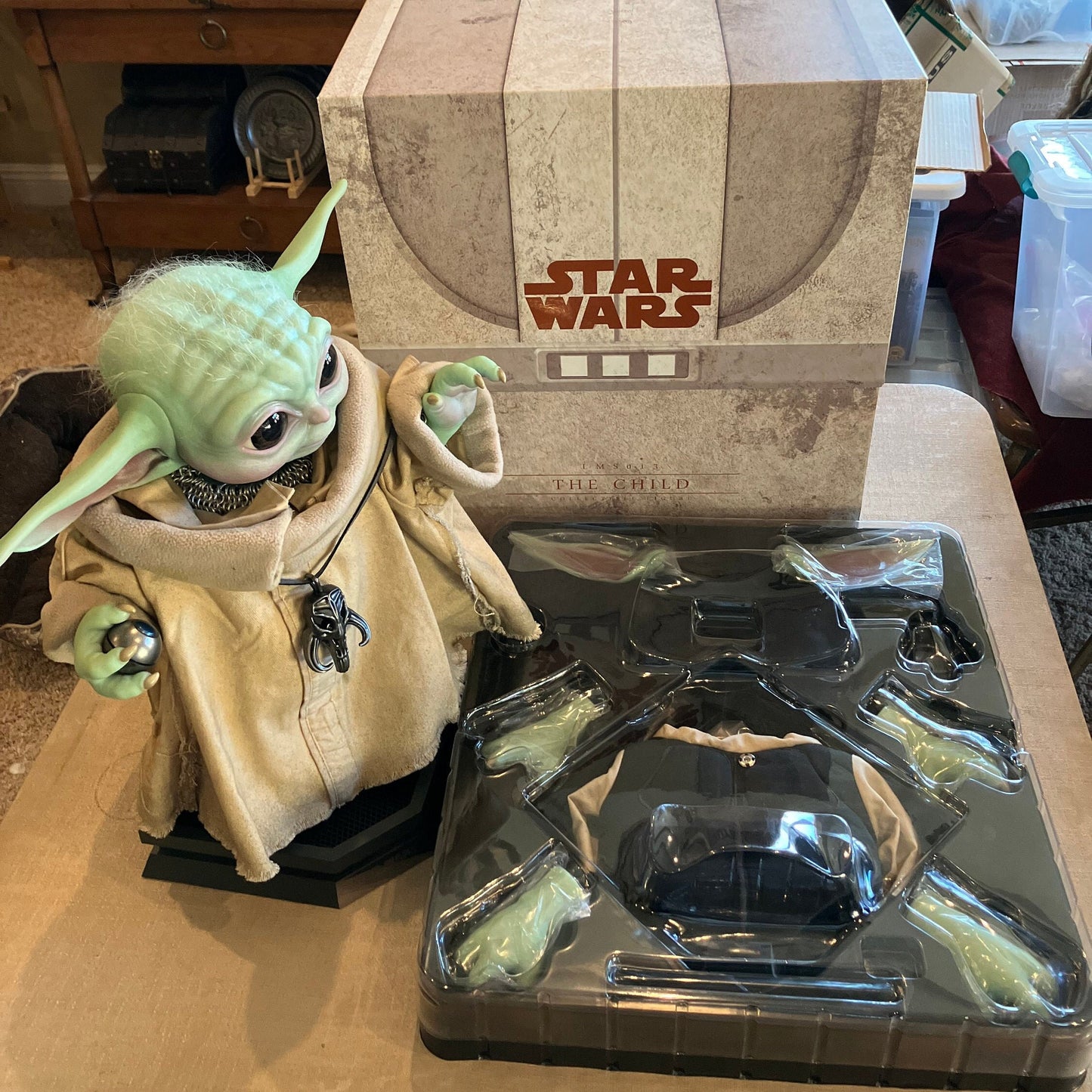 Hot Toys LMS013 1:1 Grogu with Beskar Chainmaille Tunic Star Wars